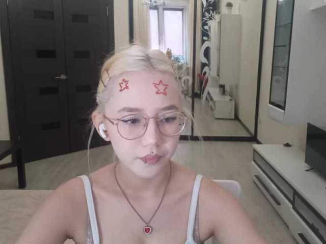 MyrleHenggeler live cam on BongaCams