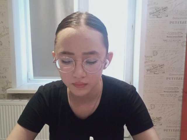 MyrleHenggeler live cam on BongaCams