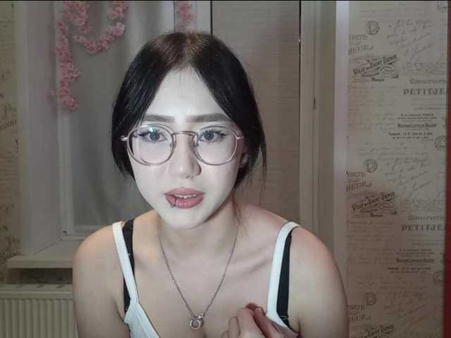 MyrleHenggeler live cam on BongaCams