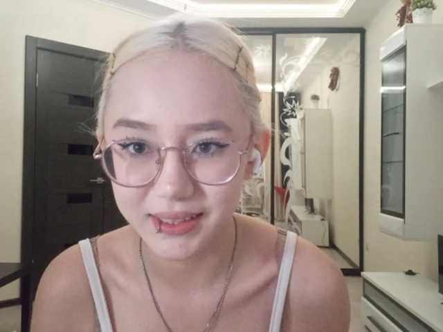 MyrleHenggeler live cam on BongaCams