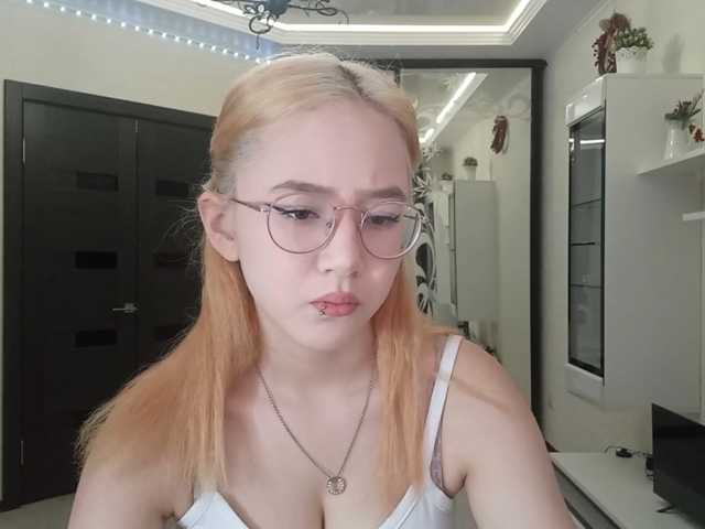 MyrleHenggeler live cam on BongaCams