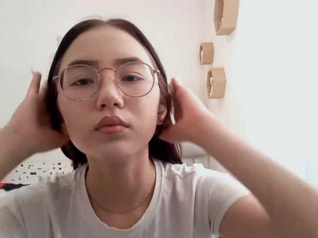 MyrleHenggeler live cam on BongaCams