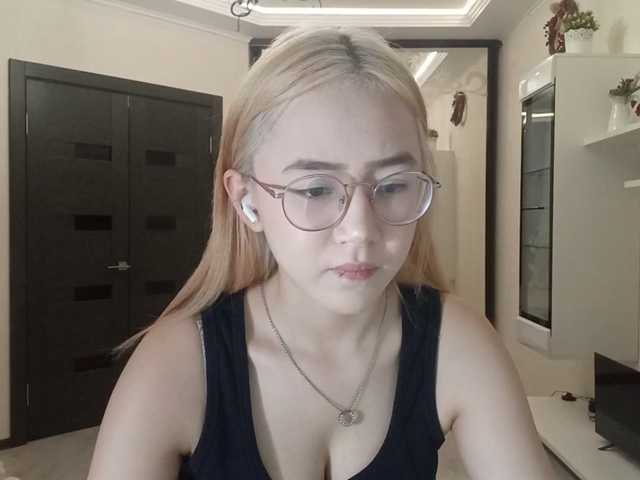 MyrleHenggeler live cam on BongaCams