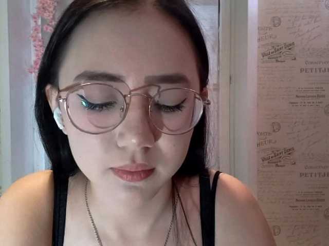 MyrleHenggeler live cam on BongaCams