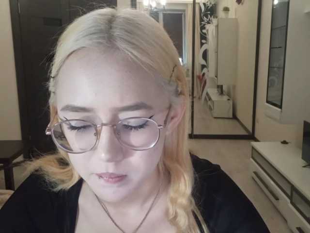 MyrleHenggeler live cam on BongaCams