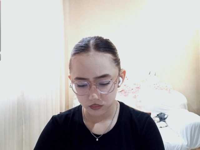 MyrleHenggeler live cam on BongaCams