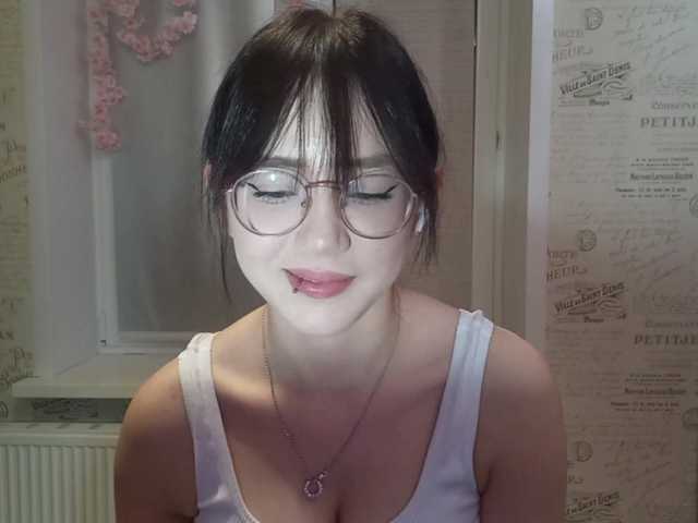 MyrleHenggeler live cam on BongaCams
