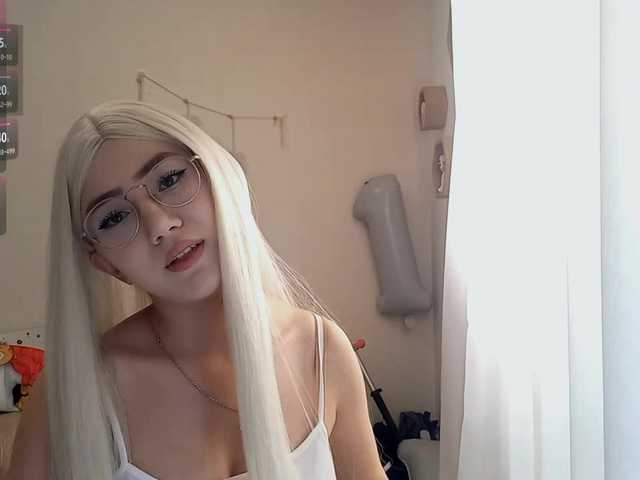 MyrleHenggeler live webcam show
