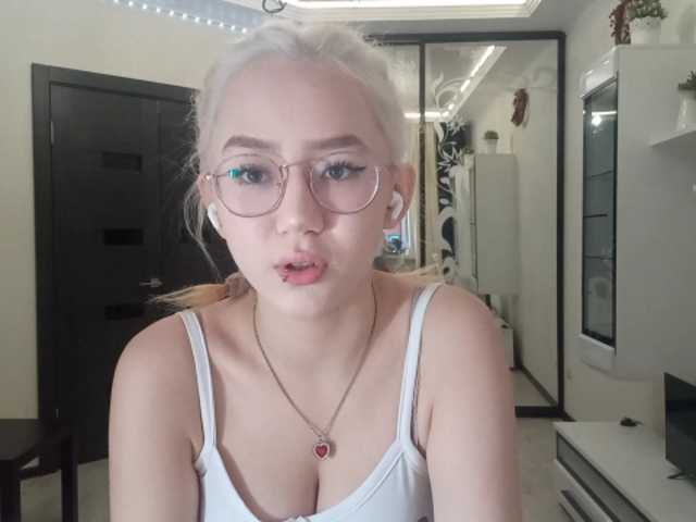 MyrleHenggeler live cam on BongaCams