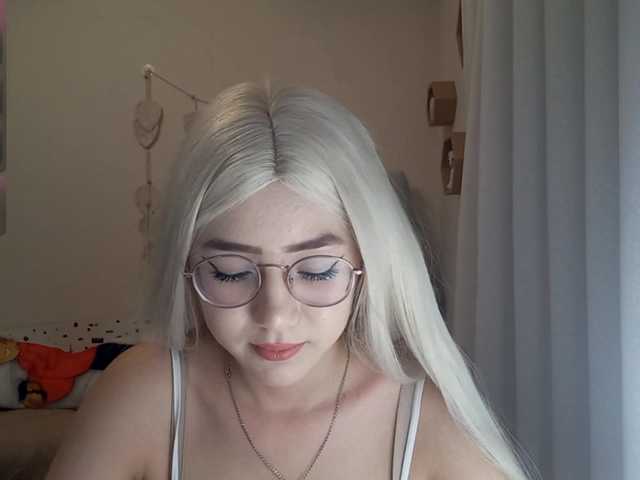 MyrleHenggeler live webcam show