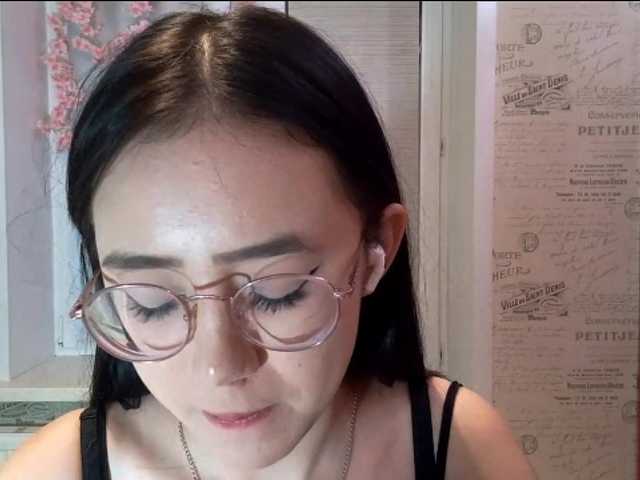 MyrleHenggeler live cam on BongaCams