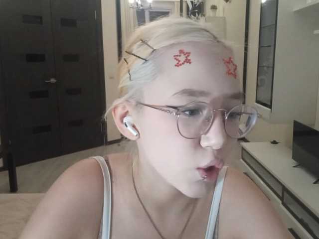 MyrleHenggeler live cam on BongaCams