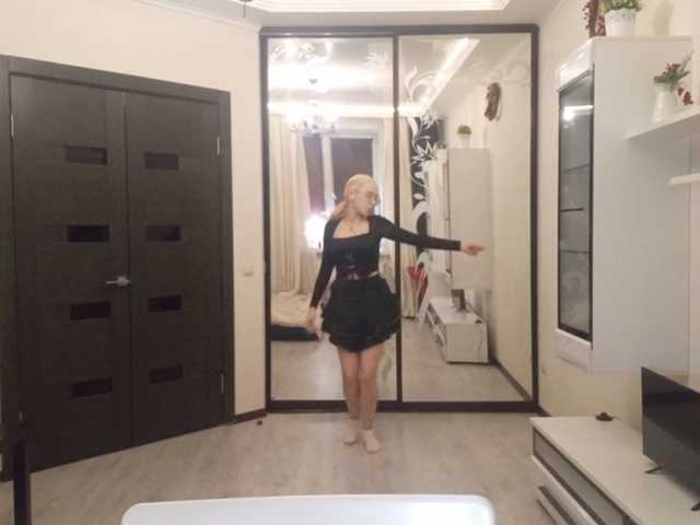 MyrleHenggeler live cam on BongaCams