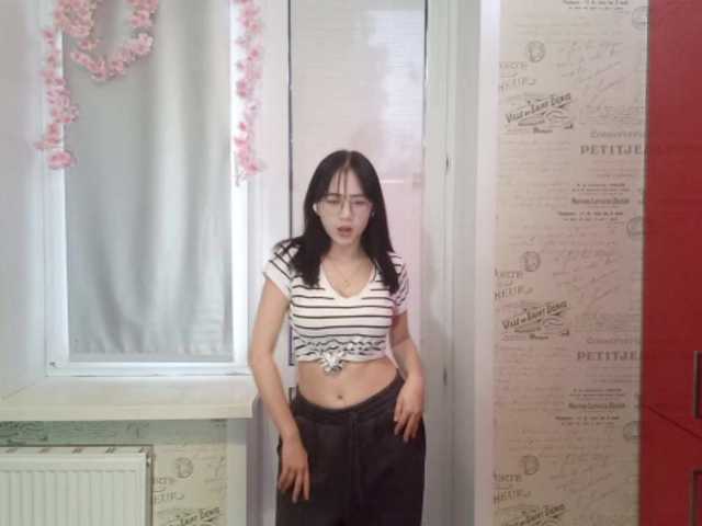 MyrleHenggeler live cam on BongaCams