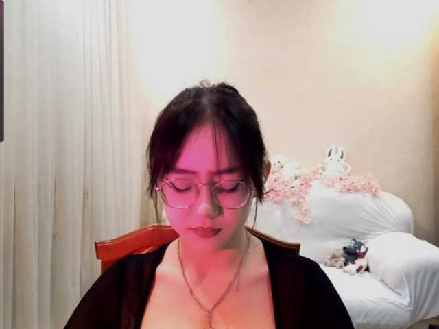 MyrleHenggeler live cam on BongaCams