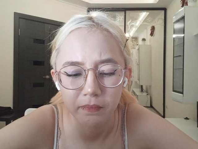 MyrleHenggeler live cam on BongaCams