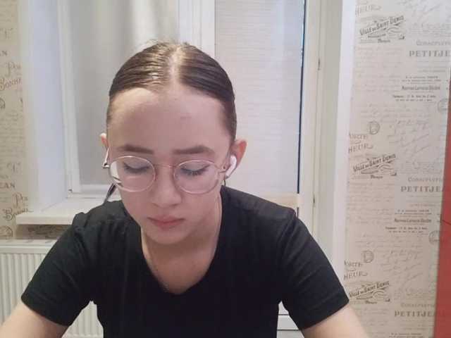 MyrleHenggeler live cam on BongaCams