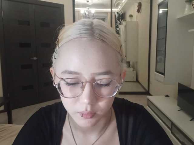 MyrleHenggeler live cam on BongaCams