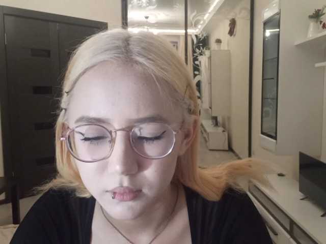 MyrleHenggeler live cam on BongaCams