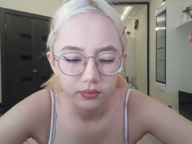MyrleHenggeler live cam on BongaCams