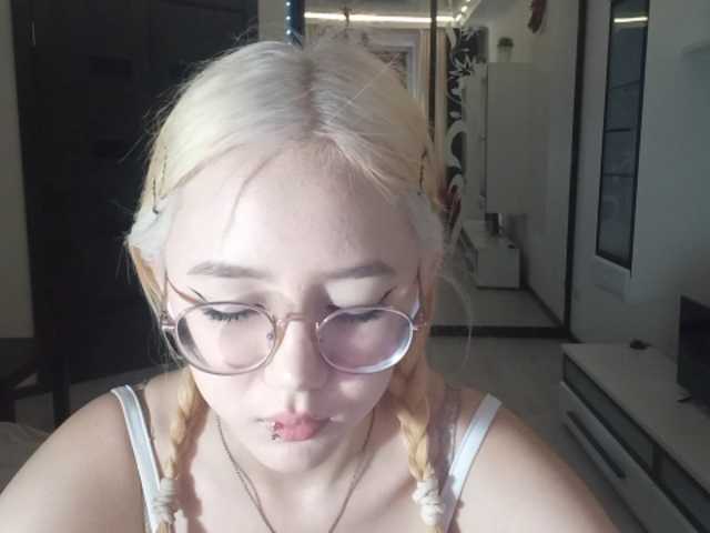 MyrleHenggeler, en vivo ahora en BongaCams