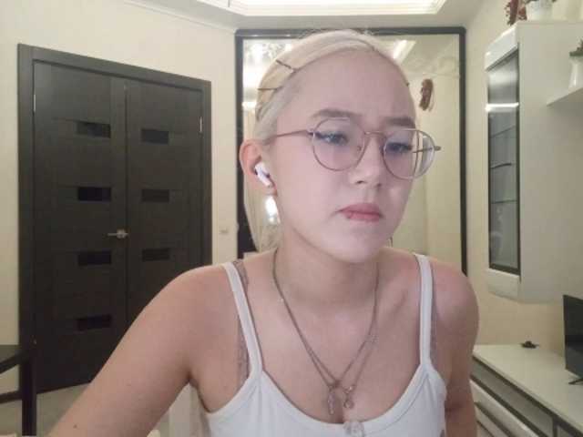 MyrleHenggeler live cam on BongaCams