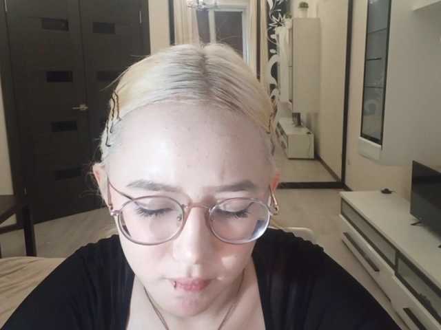 MyrleHenggeler live cam on BongaCams
