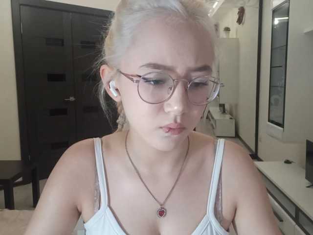 MyrleHenggeler, en vivo ahora en BongaCams