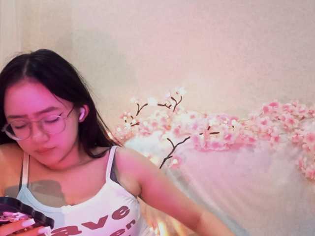 MyrleHenggeler live cam on BongaCams
