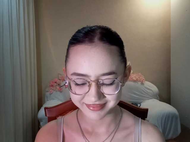 MyrleHenggeler live cam on BongaCams