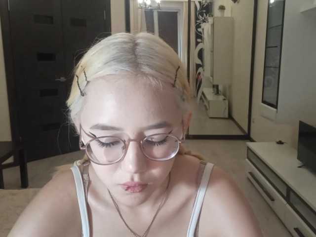 MyrleHenggeler live cam on BongaCams