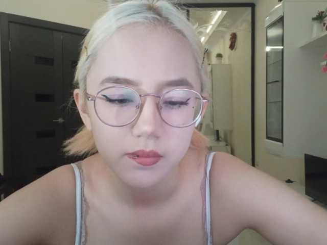 MyrleHenggeler live cam on BongaCams