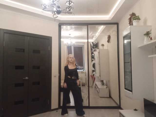 MyrleHenggeler live cam on BongaCams