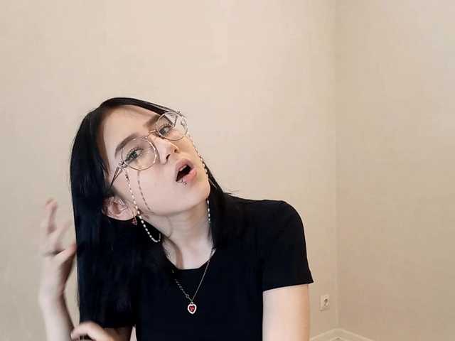 MyrleHenggeler's BongaCams show and profile