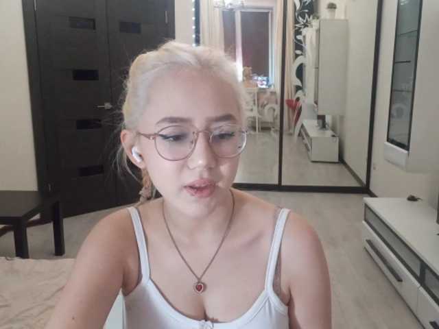 MyrleHenggeler, en vivo ahora en BongaCams