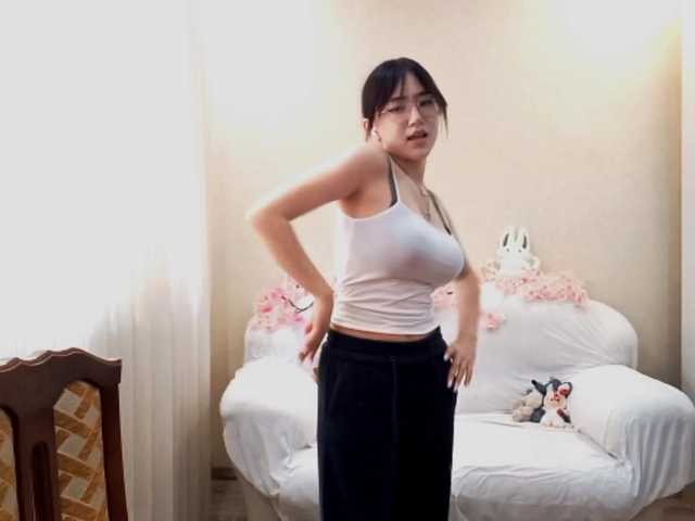 MyrleHenggeler live cam on BongaCams