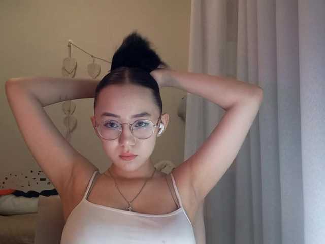 MyrleHenggeler live cam on BongaCams