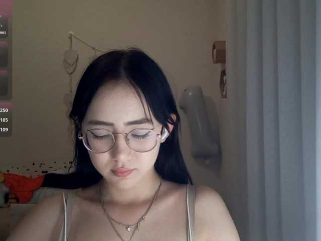 MyrleHenggeler live webcam show