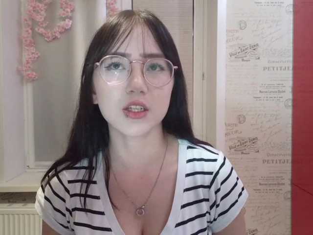 MyrleHenggeler live cam on BongaCams