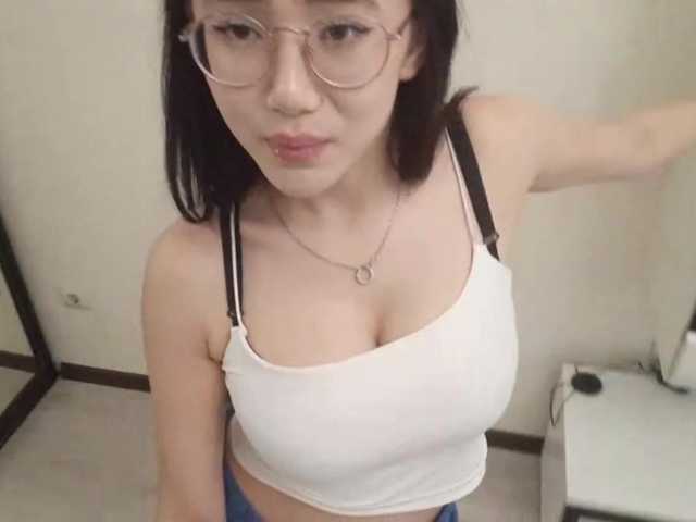 MyrleHenggeler live cam on BongaCams
