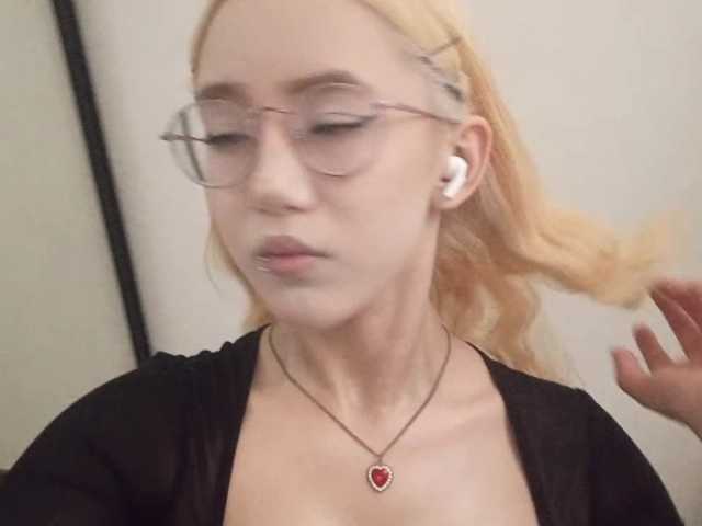 MyrleHenggeler live cam on BongaCams