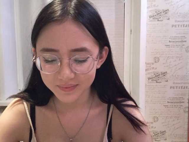 MyrleHenggeler live cam on BongaCams