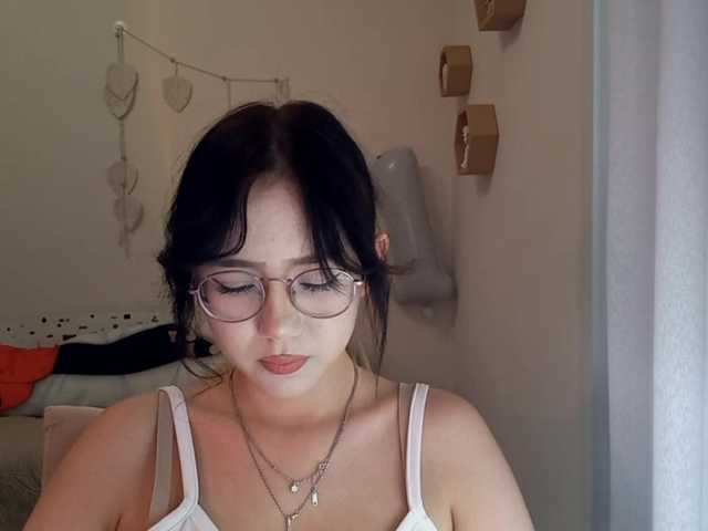 MyrleHenggeler live cam on BongaCams