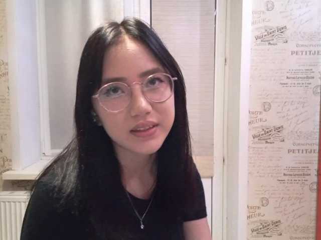MyrleHenggeler live cam on BongaCams