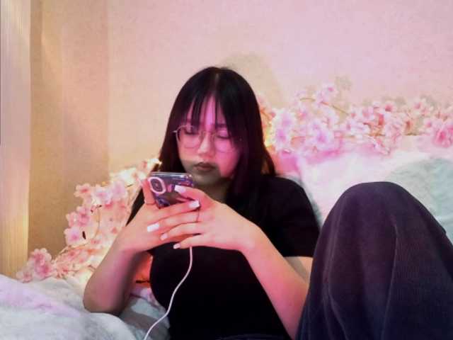 MyrleHenggeler live cam on BongaCams