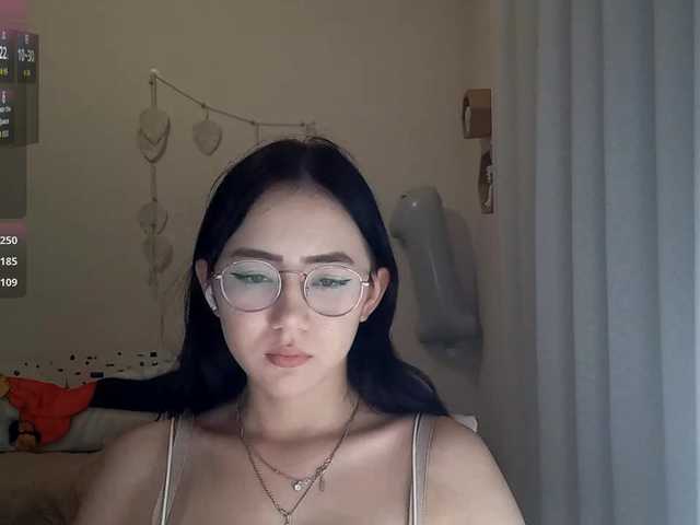 MyrleHenggeler live webcam show