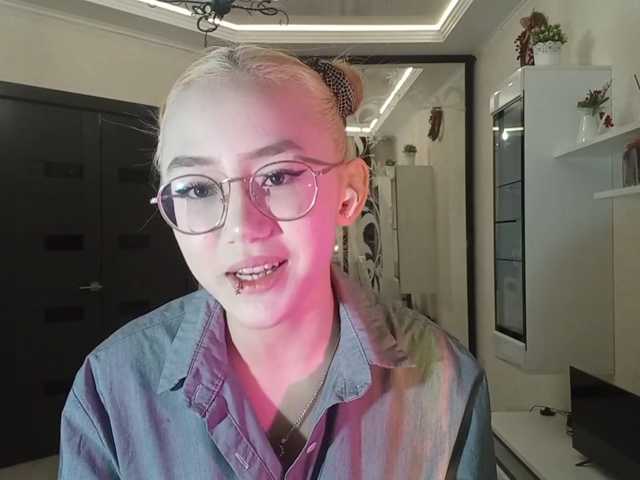 MyrleHenggeler live cam on BongaCams