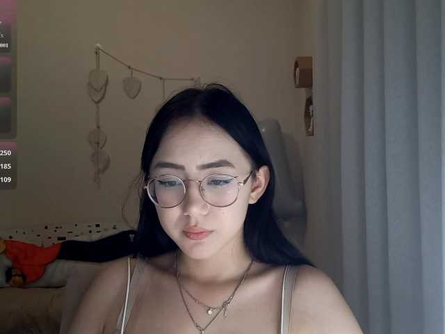 MyrleHenggeler live cam on BongaCams