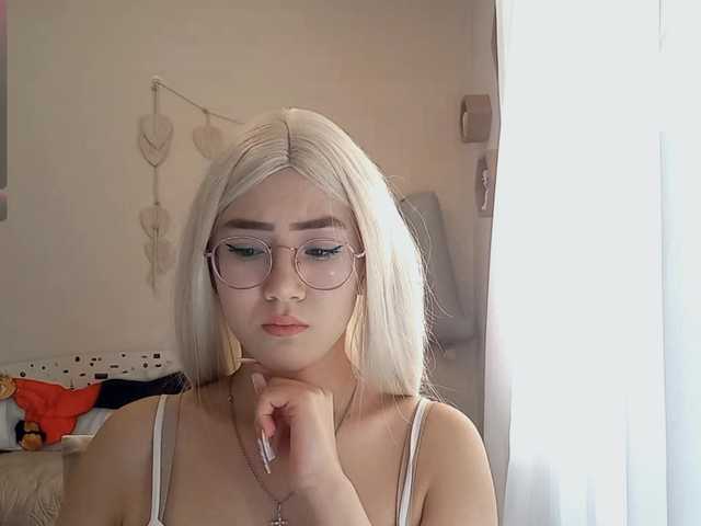 MyrleHenggeler live webcam show