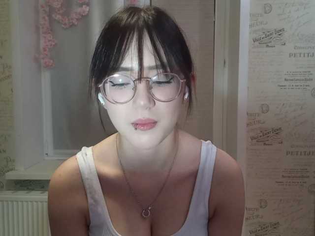 MyrleHenggeler live cam on BongaCams
